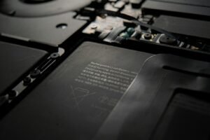 Battery Replacement Risk: The Hidden Cost in Electric Vehicle Policies